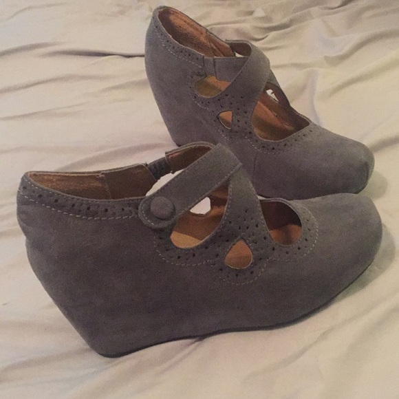 Crown Vintage Shoes - Gray suede platforms